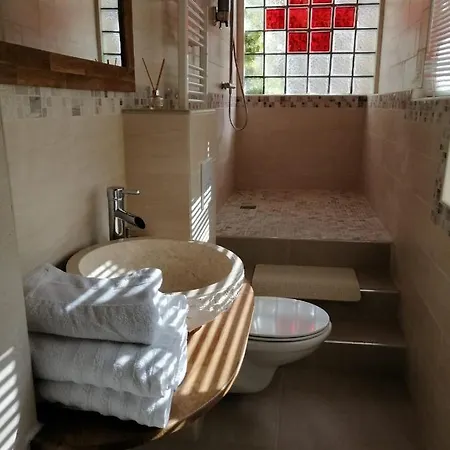 Evasion Romantique De Luxe Jacuzzi Jardin Privé Proche Paris Saint-Prix (Val d'Oise)