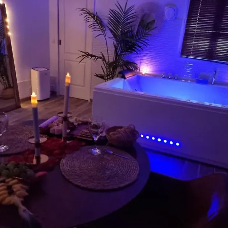 Guest house De Charme Jacuzzi Et Jardin Privatif Au Calme 10min De Paris Saint-Prix (Val d'Oise)