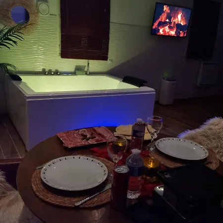 Guest house De Charme Jacuzzi Et Jardin Privatif Au Calme 10min De Paris *