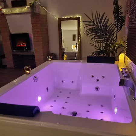 Maison d'hôtes Evasion Romantique De Luxe Jacuzzi Jardin Privé Proche Paris Saint-Prix (Val d'Oise)
