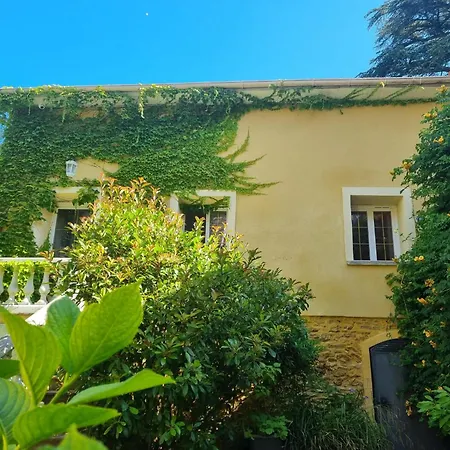 Guest house De Charme Jacuzzi Et Jardin Privatif Au Calme 10min De Paris *