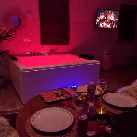 Guest house De Charme Jacuzzi Et Jardin Privatif Au Calme 10min De Paris