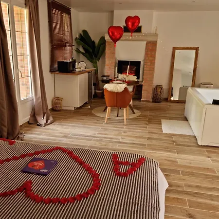 De Charme Jacuzzi Et Jardin Privatif Au Calme 10min De Paris Saint-Prix (Val d'Oise)