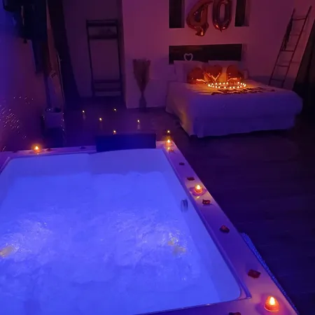 Evasion Romantique De Luxe Jacuzzi Jardin Privé Proche Paris Maison d'hôtes