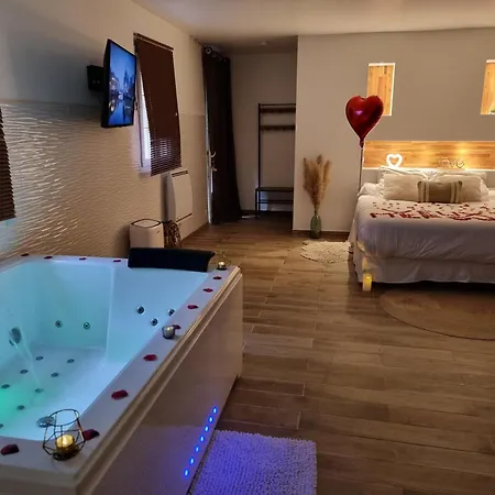 Maison d'hôtes Evasion Romantique De Luxe Jacuzzi Jardin Privé Proche Paris Saint-Prix (Val d'Oise)