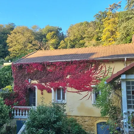 Guest house De Charme Jacuzzi Et Jardin Privatif Au Calme 10min De Paris