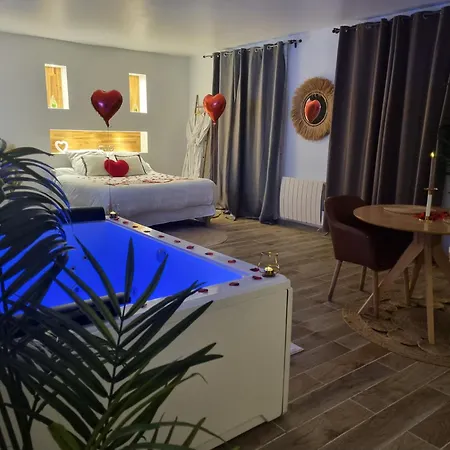 Loft De Luxe Avec Jacuzzi Jardin Privé Près De Paris Et 20min Stade De France Maison d'hôtes Saint-Prix (Val d'Oise)