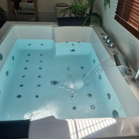 Evasion Romantique De Luxe Jacuzzi Jardin Privé Proche Paris