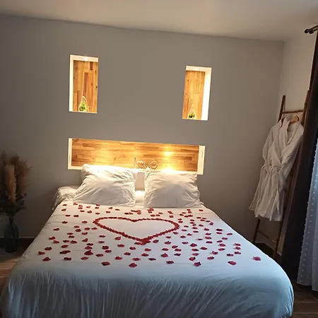 Evasion Romantique De Luxe Jacuzzi Jardin Privé Proche Paris Saint-Prix (Val d'Oise)