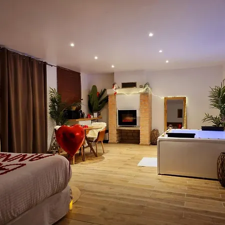 Evasion Romantique De Luxe Jacuzzi Jardin Privé Proche Paris Saint-Prix (Val d'Oise)