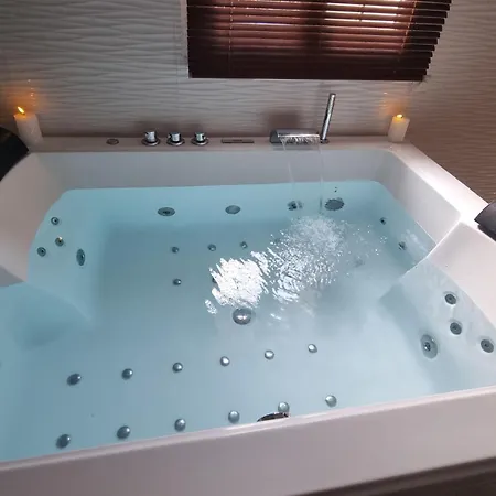 Maison d'hôtes Evasion Romantique De Luxe Jacuzzi Jardin Privé Proche Paris